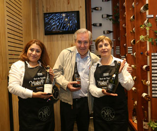 Abren primera tienda especializada en vinos campesinos en Chilln