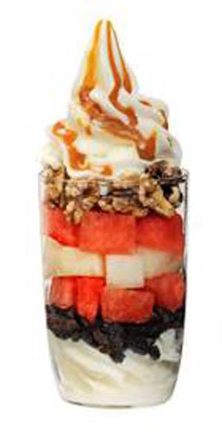 Llanum de LlaoLlao, presenta su carta de yogurt helados